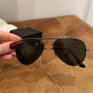 Like new folding ray-ban aviators